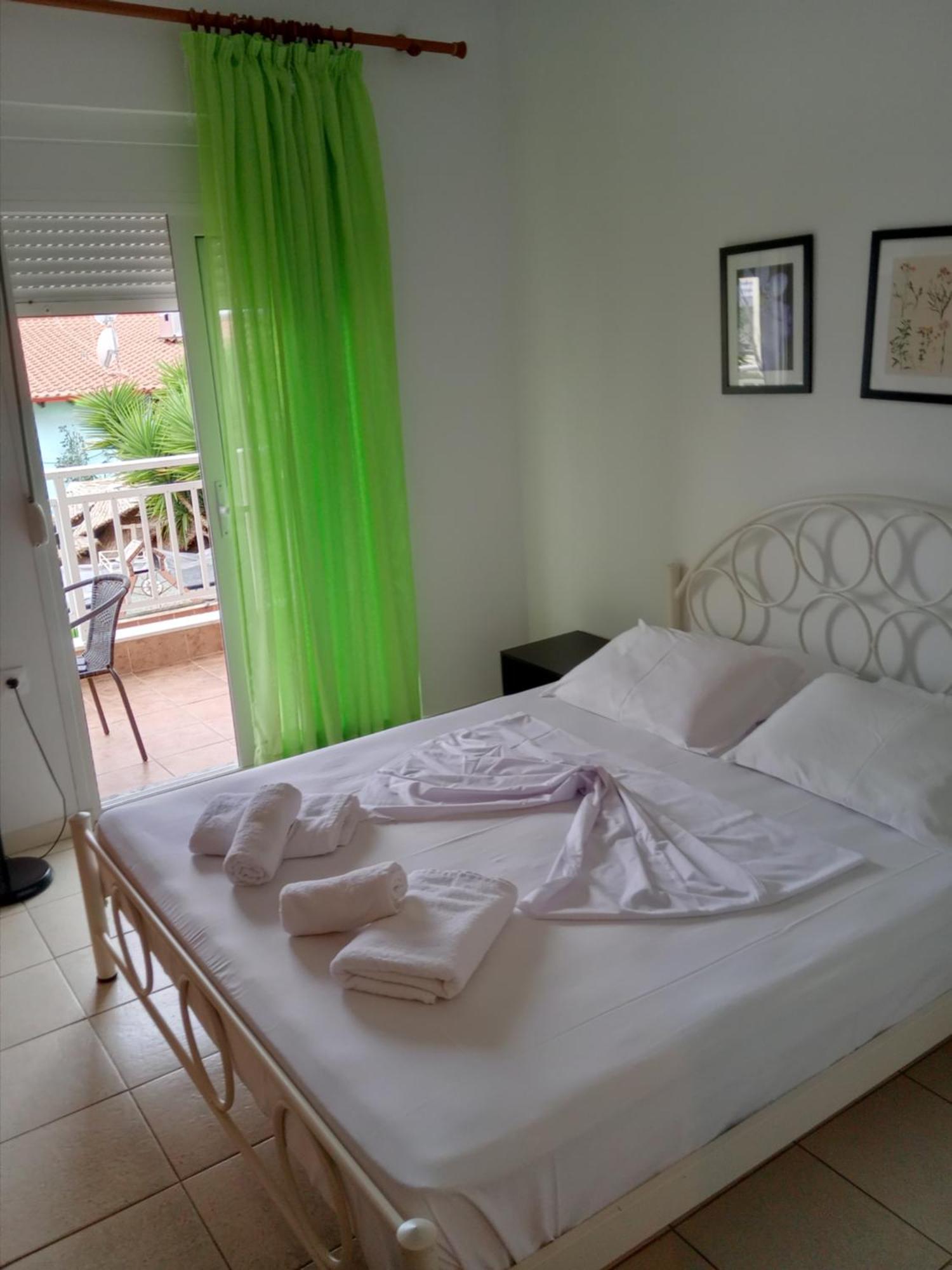 Irida Apartments Nea Skioni Exterior photo